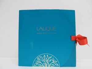 lot 65 image: New in Box LALIQUE France Week End Evasion Perfume & Soap Set