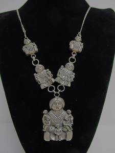 lot 68 image: HUGE Heavy Vintage All Sterling Silver Native American Storyteller Necklace