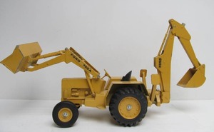 lot 103 image: Very Nice LARGE Vintage Metal Ertl Ford Backhoe Loader Tractor