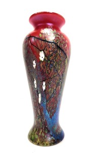 lot 142 image: Beautiful Sign OKRA Red Art Glass Vase