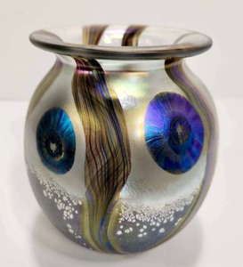 lot 143 image: Wonderful Large Signed ROBERT EICKHOLT Art Glass Vase