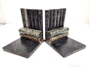 lot 178 image: Set of Large Heavy Solid StoneGranite bookends