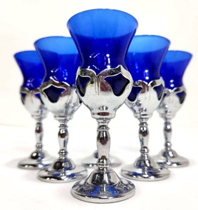 lot 170 image: 1930s era Signed FARBER Art Deco Cobalt Blue Glass & Chrome Cocktail Glass Set wDecanter