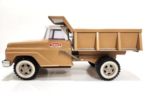 lot 4 image: Excellent Clean Vintage 1960 era TONKA Metal Dump Truck