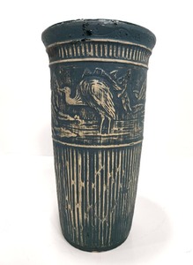 lot 238 image: Nice Vintage RED WING Union Stoneware Brush Ware Vase wCranes