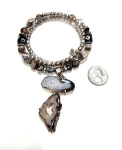 lot 251 image: Sterling Silver Agate & Glass Bead Necklace