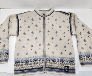 lot 270 image: Very Nice DALE OF NORWAY Zip-Up Wool Sweater - Size M