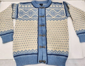 lot 271 image: Very Nice DALE OF NORWAY Wool Sweater - Size 42