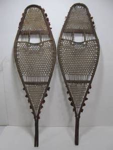 lot 293 image: Antique Huron Native American Style Snowshoes