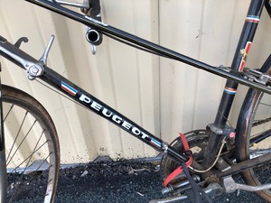 lot 325 image: Vintage PEUGEOT Bicycle 