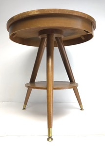 lot 328 image: Very Nice Mid Century Signed Mersman Tri-Legged Accent or Lamp Table