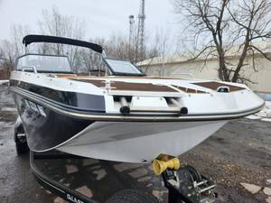 lot 12 image: 2021 Glastron 22 GTD MN 3334 MC