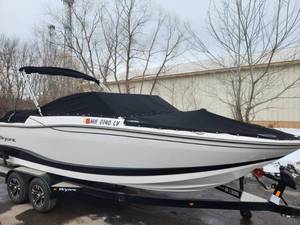 lot 22 image: 2019 Bryant 23 Calandra MN 0140 LV