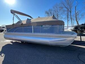 lot 4 image: 2018 Bennington 20SSNPX Rear Fish MN 1131 LT