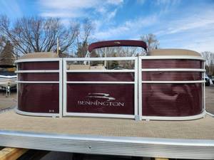 lot 31 image: 2019 Bennington 23 SL MN 0158 LV