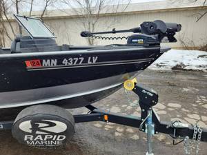lot 17 image: 2019 Lund 18 Lund Impact MN 4377 LV