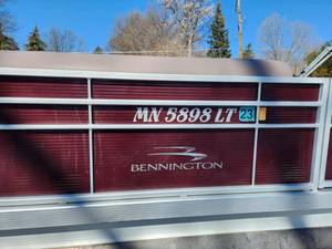 lot 33 image: 2019 Bennington 25 GSR Tritoon MN 5898 LT