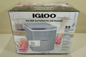 lot 25 image: Igloo 33-Lb. Ice Maker - Silvertone