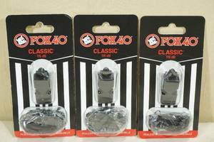 lot 49 image: 3 Fox 40 Pealess Whistles -Classic
