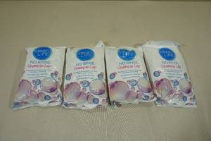 lot 63 image: 4 Clean Life No Rinse Shampoo Caps
