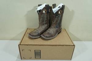 lot 134 image: Smoky Mountain Boots -Little Kids Size 3, Brown