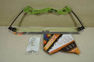 lot 152 image: Bear Apprentice Youth Compound Bow - Ages 4-7 - Right Handed