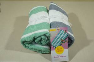 lot 203 image: Sun Squad 2-Pack Beach Towels -Grey & Turquoise