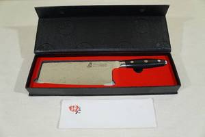 lot 76 image: Tuo Cutlery Black Hawk 7 Cleaver Knife