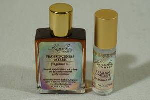lot 26 image: Kuumba Made Fragrance Oil -Frankincence & Myrrh, Persian Garden
