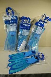 lot 80 image: 4 Pairs Cressi Agua Snorkel Fins -Blue