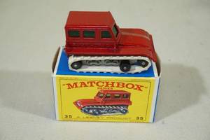 lot 105 image: 1964 Matchbox by Lesney #35 Snow-Trac Tractor with Original Box