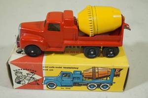 lot 107 image: Vintage Original Box Tootsietoy Cement Mixer Die Cast
