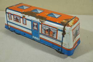 lot 115 image: Vintage Wolverine Lithograph Travel House Trailer