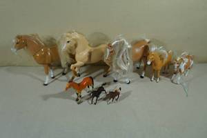 lot 165 image: Assorted Toy Horses