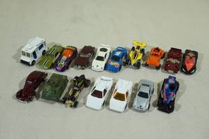 lot 178 image: Assorted Hot Wheels Cars - Mid 80s to Modern