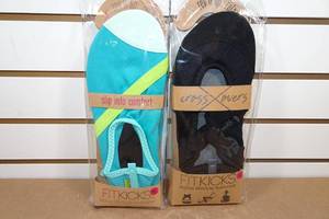 lot 359 image: 2 Pairs Womens Fit Kicks -Size XL