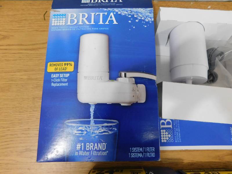 Brita  Faucet Mount Tap Water Filtration System in White, BPA Free, Reduces Lead With 4 extra filters