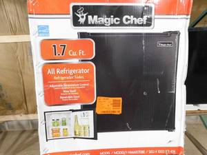 Magic Chef  1.7 cu. ft. Freezerless Mini Fridge in Black