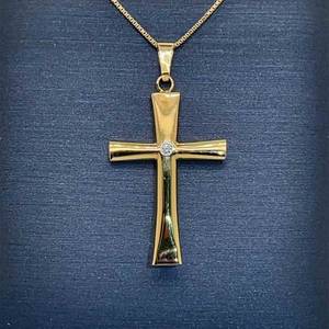 Diamond Celtic Cross Pendant in Brightly Polished 14k Yellow Gold