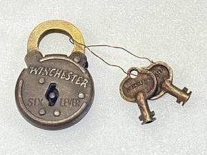 Winchester Six Lever Lock w 2 Working Keys