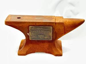 Smith & Wesson Anvil 8 Inches Wide