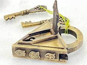 Heavy Duty Dungeon �dark prison� Lock 4 Inches Tall