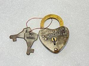Winchester Heart Lock w 2 Working Keys
