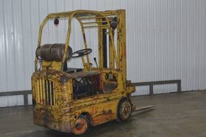 lot 3 image: Yale KG51AT-30U LP Forklift