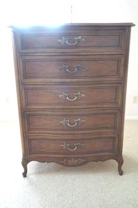 chest of drawers
