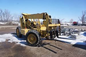 lot 3 image: 1998 Pettibone Model B66D TelehandlerTelescoping Fork Lift