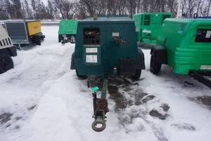 lot 10 image: 2000 Sullair Model 185DP0CD 185 CFM Tow Behind Air Compressor