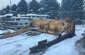 lot 34 image: Rockland Model SUB950JLGP Heavy Duty 14 6 Large Dozer Blade With Mounts