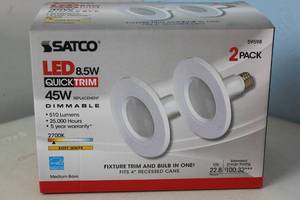 lot 40 image: NEW - Satco 45W Equivalent LED 8.5W Quick Trim Light Bulb - 2 Pk