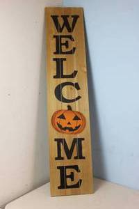 lot 207 image: NEW - Large Wood Outdoor Halloween Sign Decoration